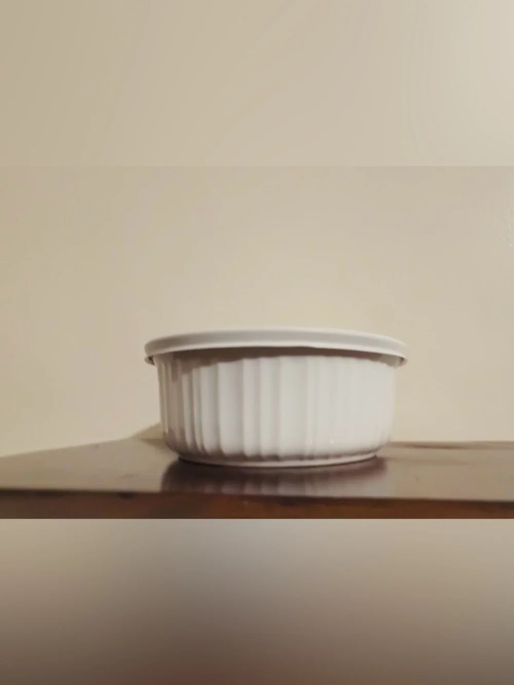Corning ware French White 1-1/2 qt stoneware, with lid, used/good.